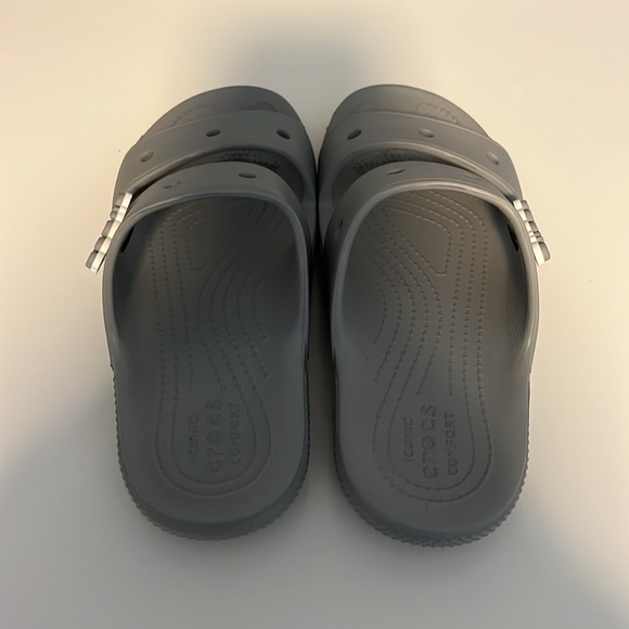 Women’s Crocs - Picture 4 of 5